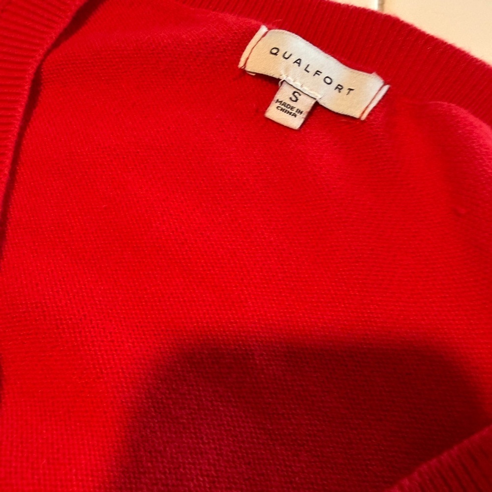 Red V-Neck Women's Sweater - Picture 6 of 6